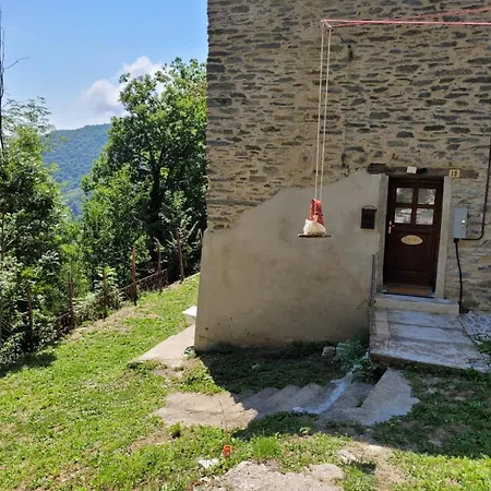 Riparo Del Ghiro Solo Per Audaci Caprauna